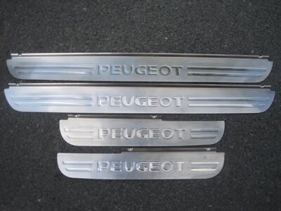 Peugeot 407 vm.2004-2010 rosteriset kynnyslistat 4kpl pieni kuva.jpg