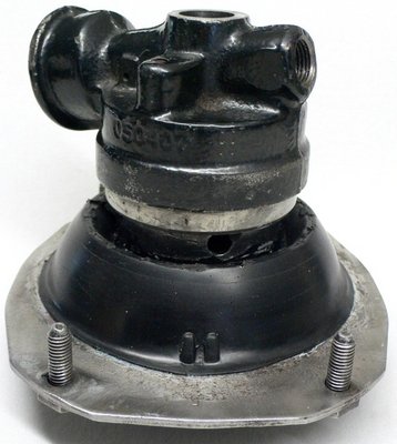 Yläpuolen kumille uusi malli edestä valettuna.jpg