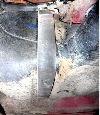 Polttoainetankin kiinnityspanta.jpg